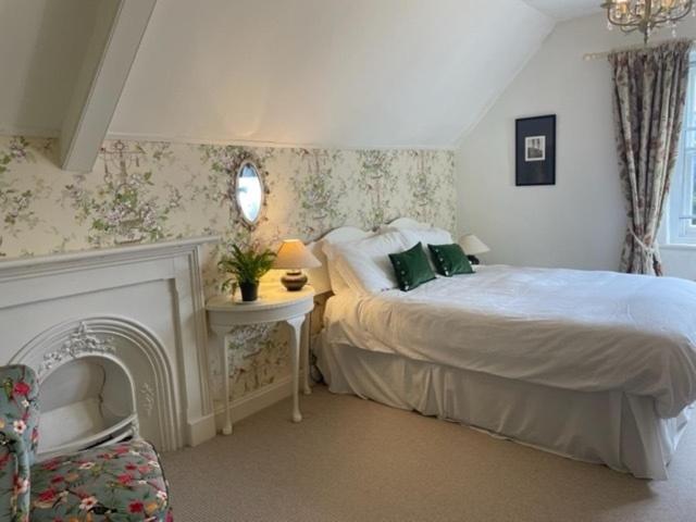 The Mount Somerton Retreat - Nr Bruton, Glastonbury, The Spectacular Wells Cathedral, Millfield School, Leonardo Helicopters, Yeovilton Zewnętrze zdjęcie